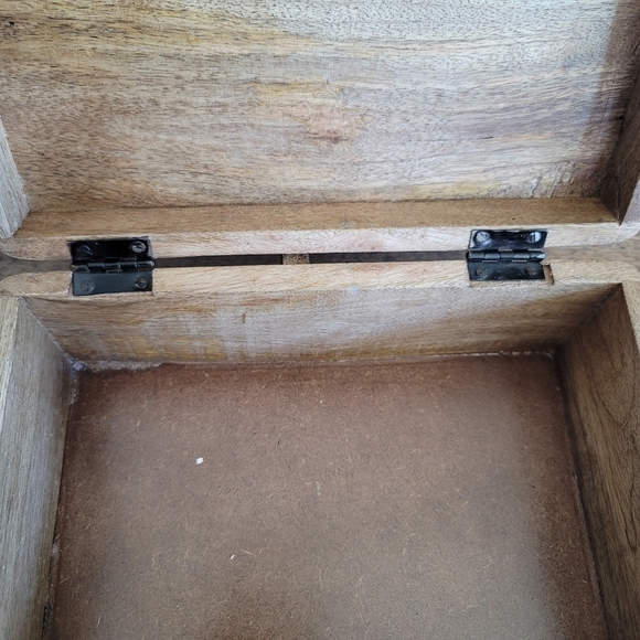 New World Traveler Indian Elephant Gold Wood Keepsake Storage Jewelry Box - Picture 4 of 7